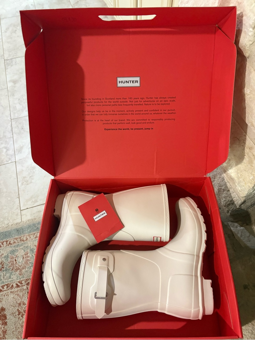 Hunter Original Short Waterproof Rain Boot in British Ice (White) Size 10